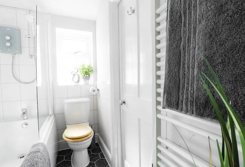 مبيت وإفطار Central Stamford Townhouse