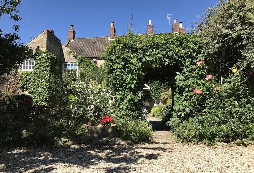 Bramwood Cottages