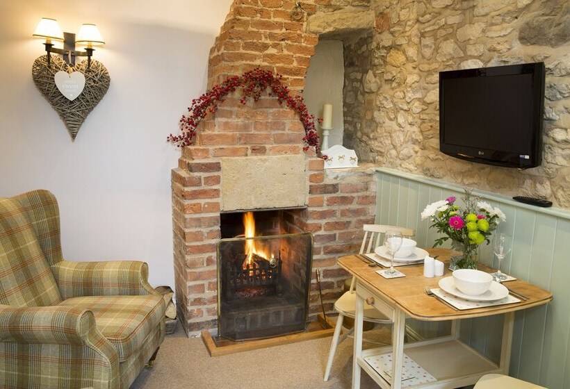 Bramwood Cottages
