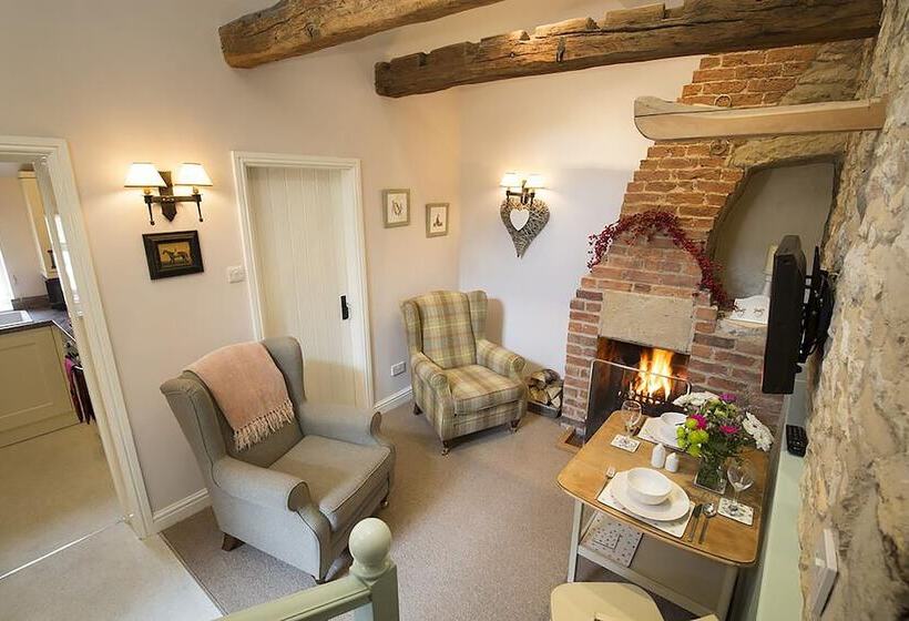 Bramwood Cottages