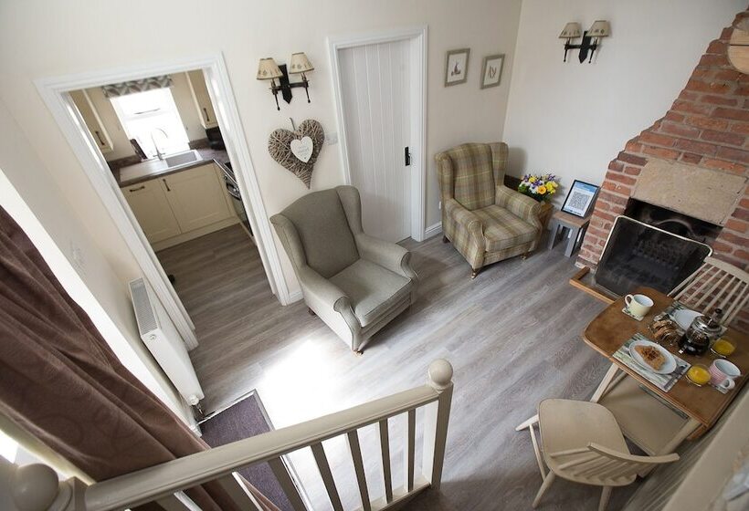 Bramwood Cottages