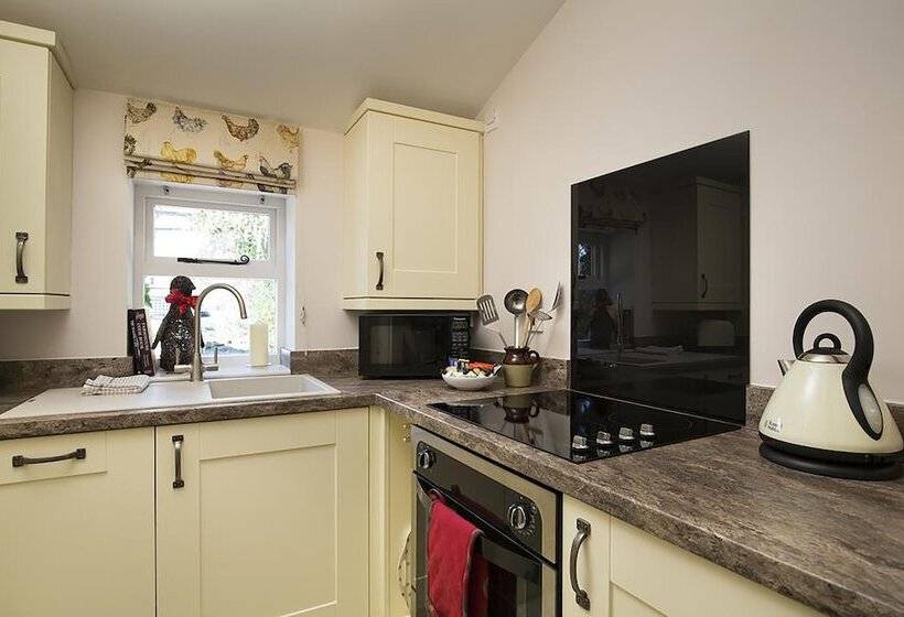 Bramwood Cottages