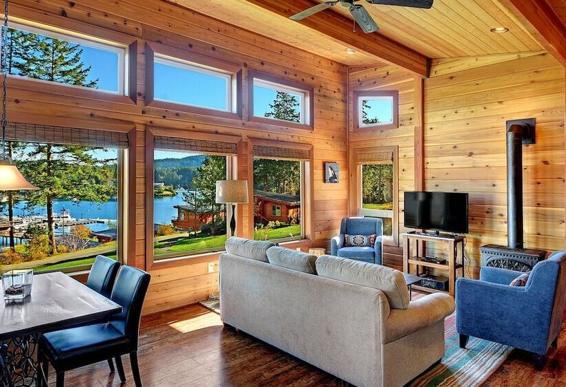 فندق Snug Harbor Resort