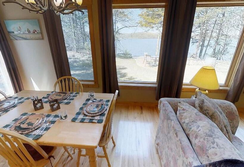 Lakefront Hideaway