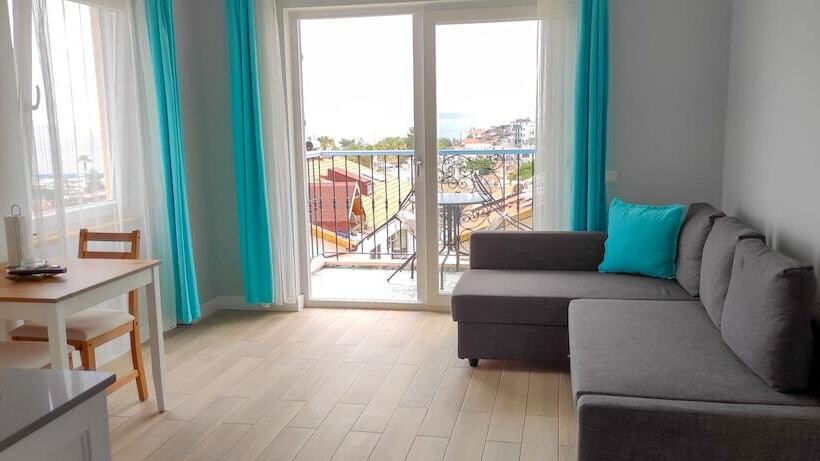 Mavi Kiyi Suites