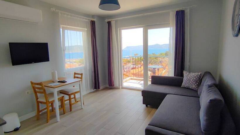Mavi Kiyi Suites
