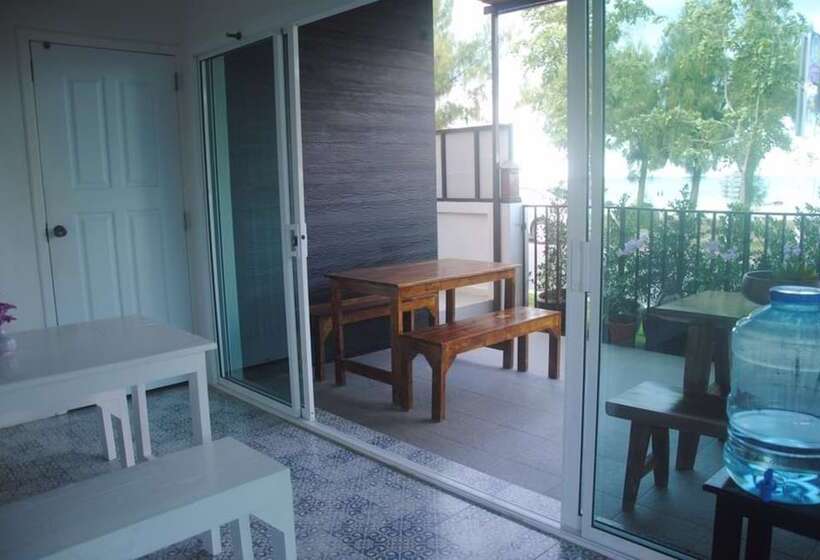 פנסיון Baan Aroka Beach Front