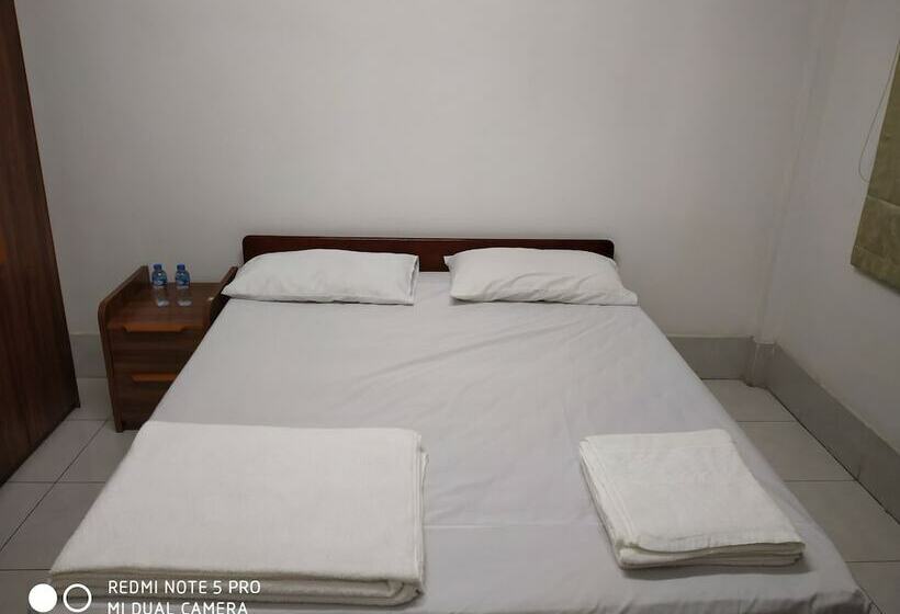 بنسيون Baaris Residency & Apartment