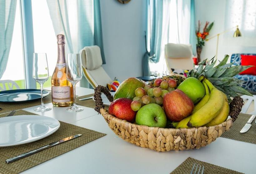 פנסיון Blue Diamond Villas