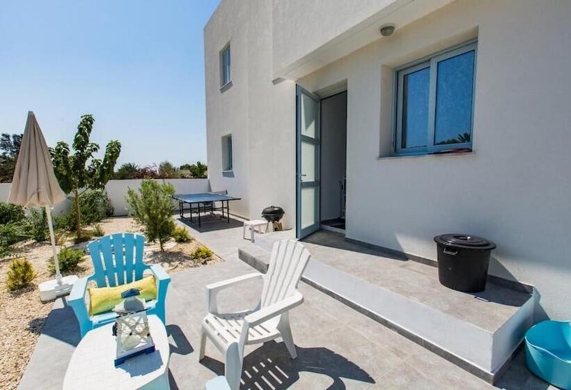 پانسیون Blue Diamond Villas