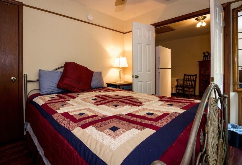 بنسيون Cottages On Main