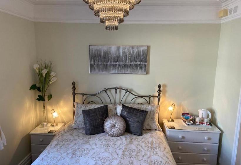 پانسیون Rivendell Guest House