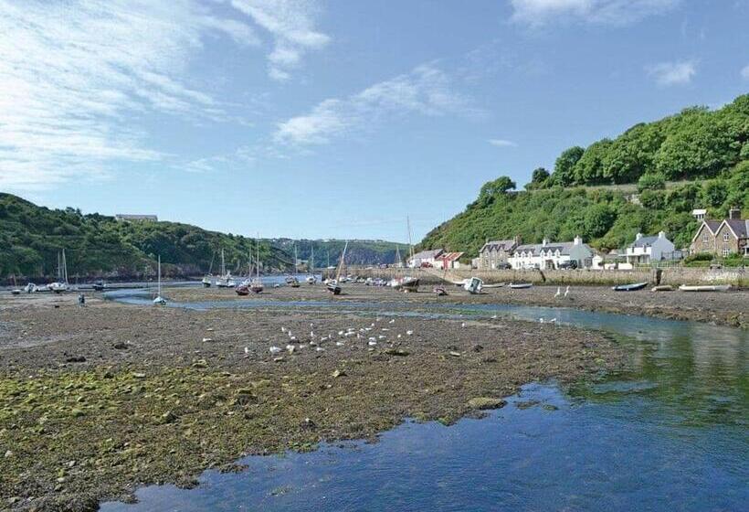 منتجع Fishguard Holiday Park