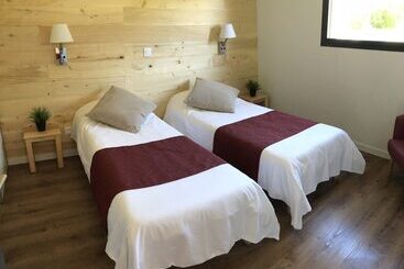 استراحتگاه Village Vacances Les Lambrilles
