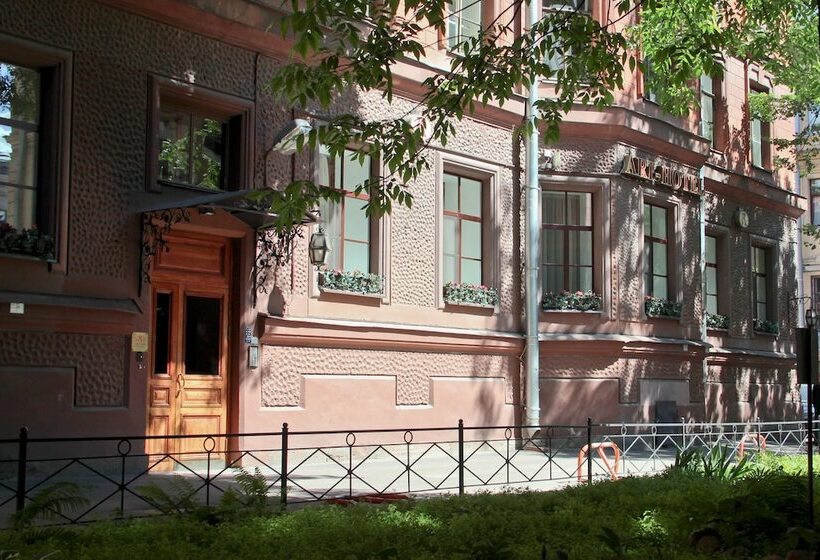 هتل Artmokhovaya