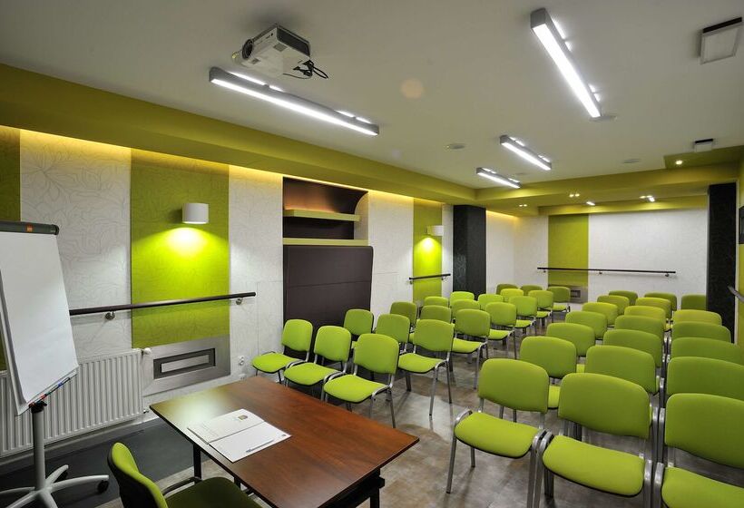 هتل Best Western Plus Krakow Old Town