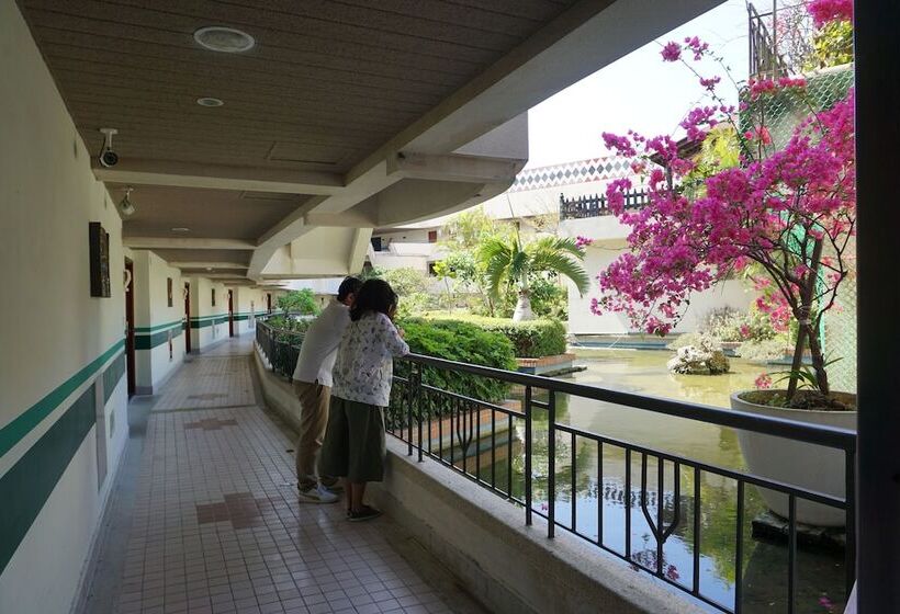 هتل Howard Beach Resort Kenting