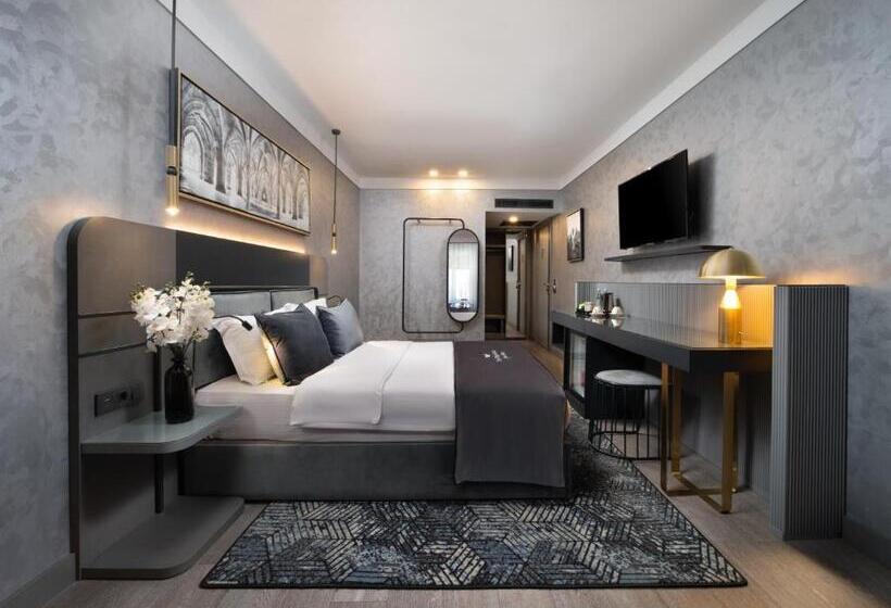 The Wings Hotels Neva Palas
