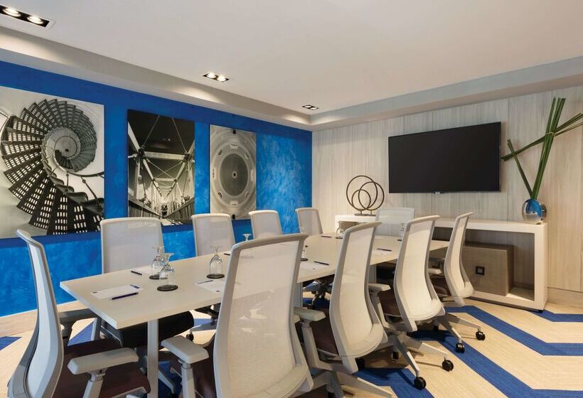هتل Tryp By Wyndham Isla Verde