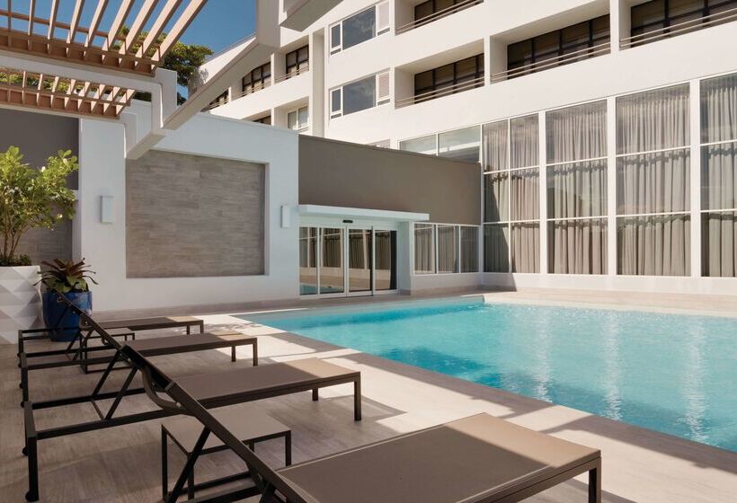 هتل Tryp By Wyndham Isla Verde