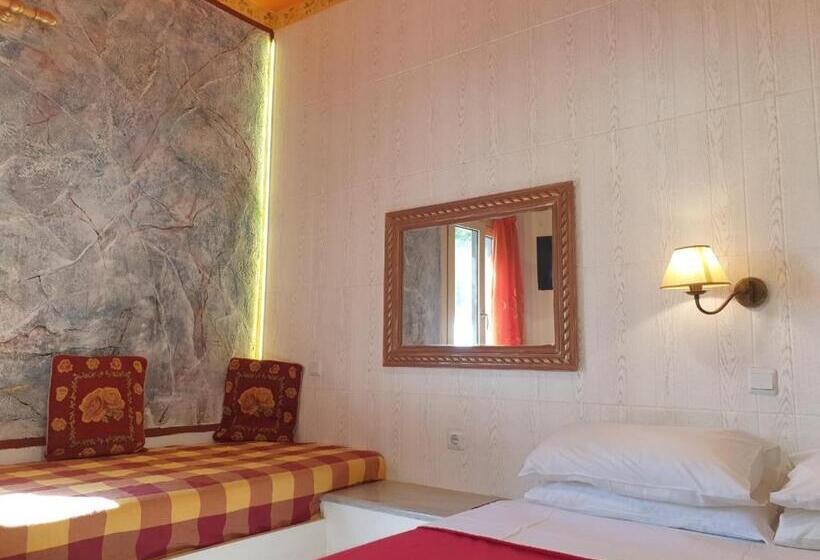 Korifi Apts & Std Adults Only