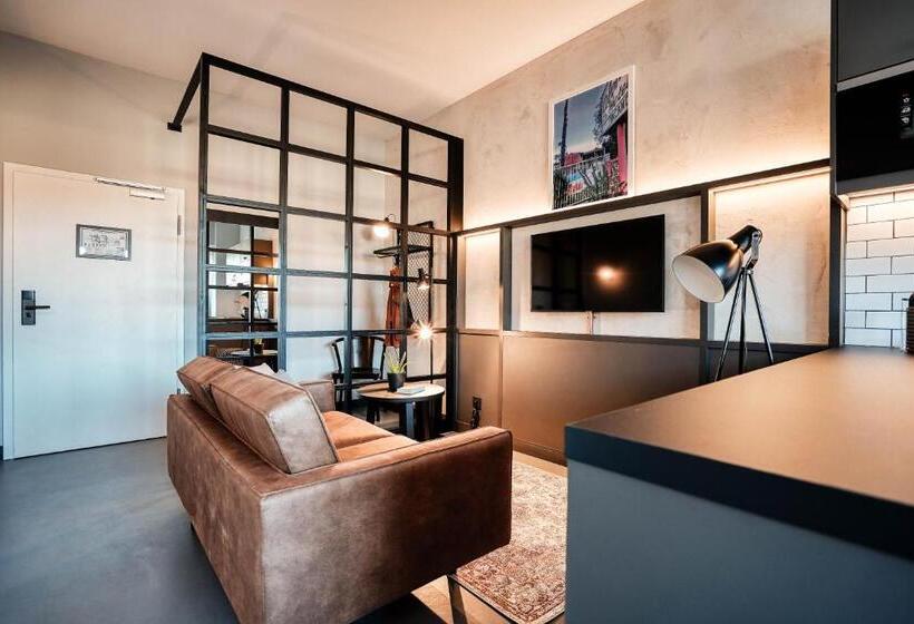 Cloud No7 Lofts