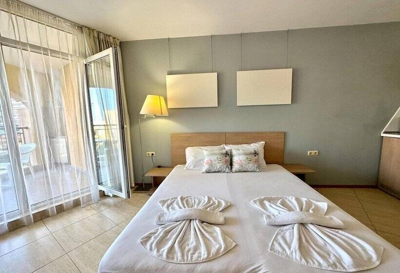 هتل Menada Grand Resort Apartments
