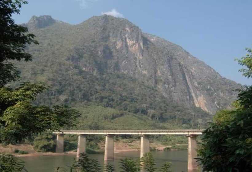 هتل Nong Kiau Riverside