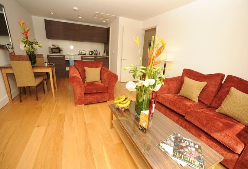 هتل Premier Suites Plus Bristol Cabot Circus