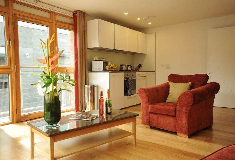 هتل Premier Suites Plus Bristol Cabot Circus