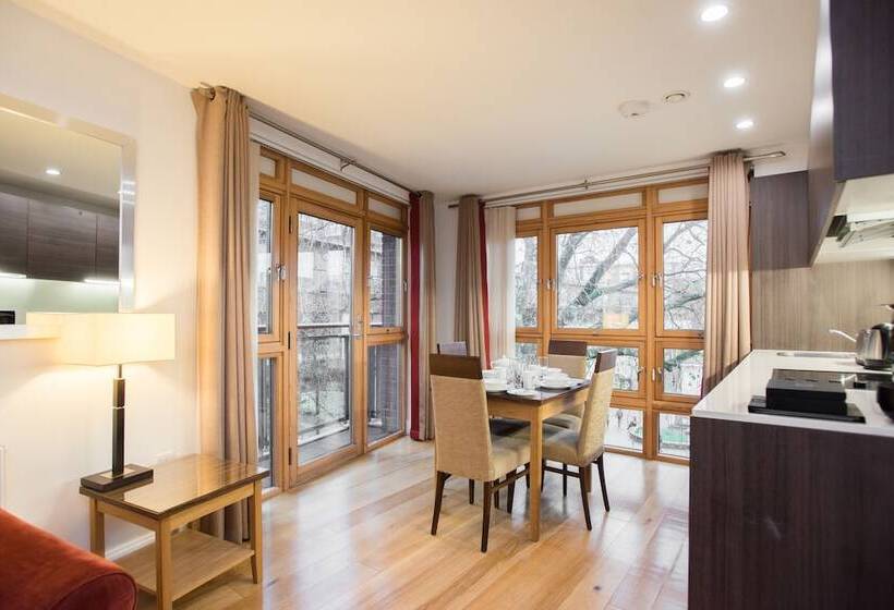 هتل Premier Suites Plus Bristol Cabot Circus