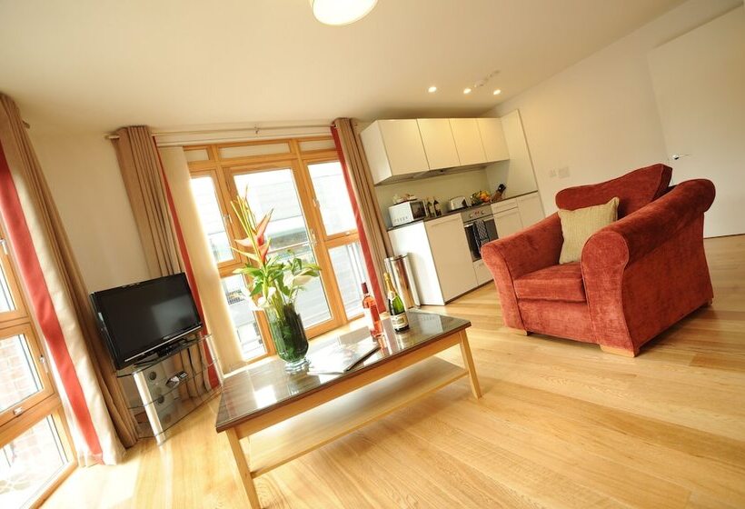 هتل Premier Suites Plus Bristol Cabot Circus