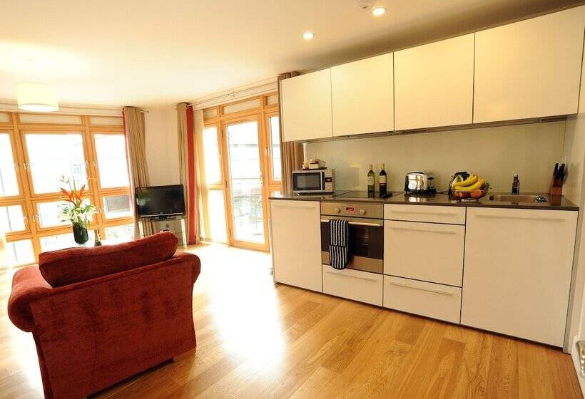 هتل Premier Suites Plus Bristol Cabot Circus