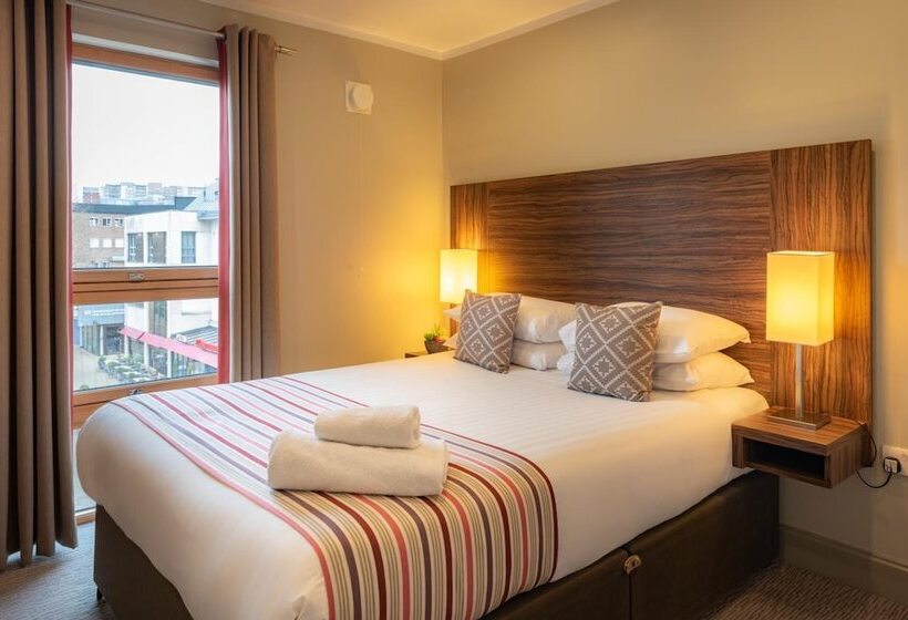 هتل Premier Suites Plus Bristol Cabot Circus