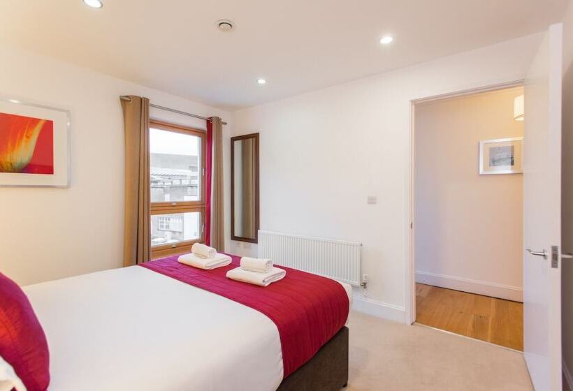 هتل Premier Suites Plus Bristol Cabot Circus