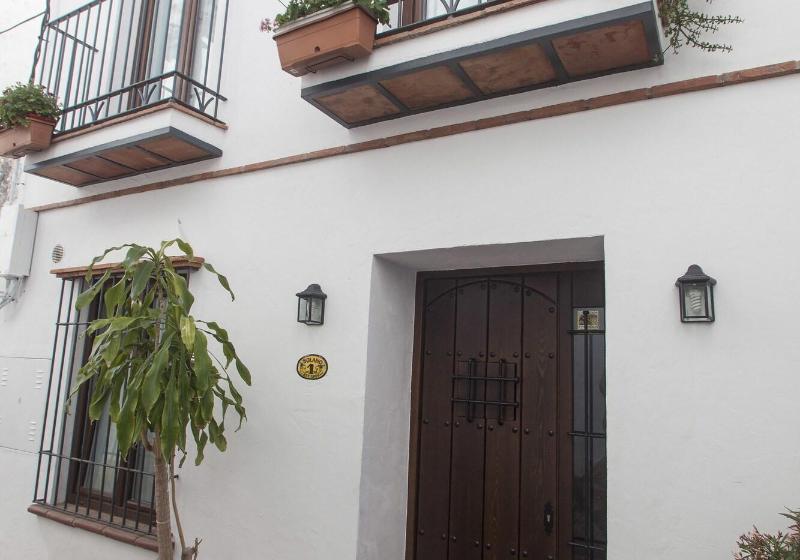 Pensão Total Marbella Suites Noise Isolation