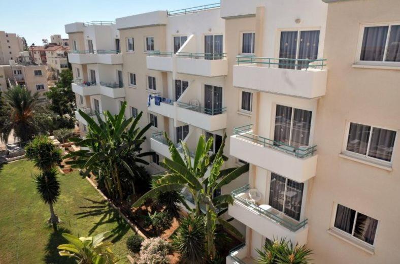 Debbiexenia Hotel Apartments