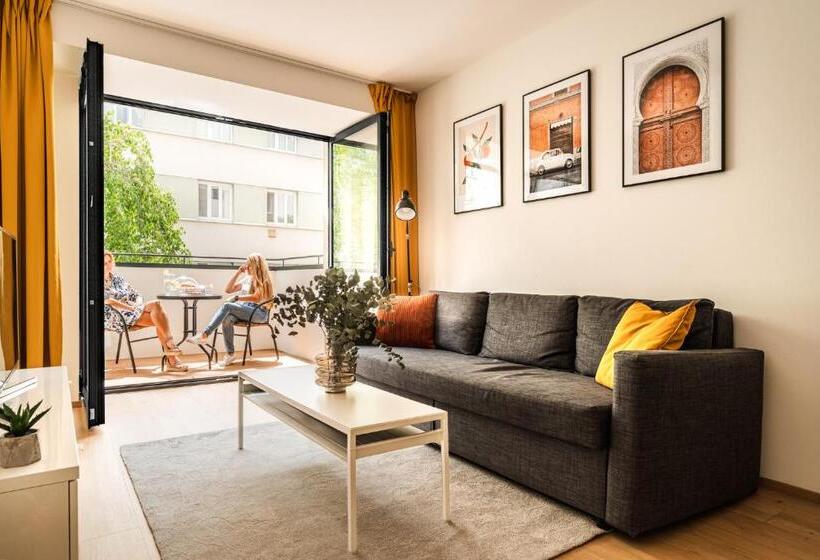 هتل Smart & Green Living By Ambiente