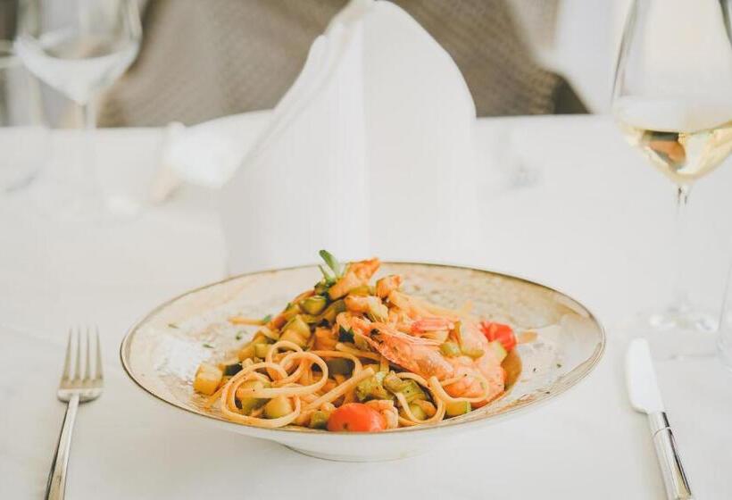 בית מלון כפרי Tirana Resort Radhime