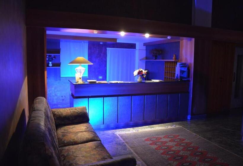 Majestic Suite