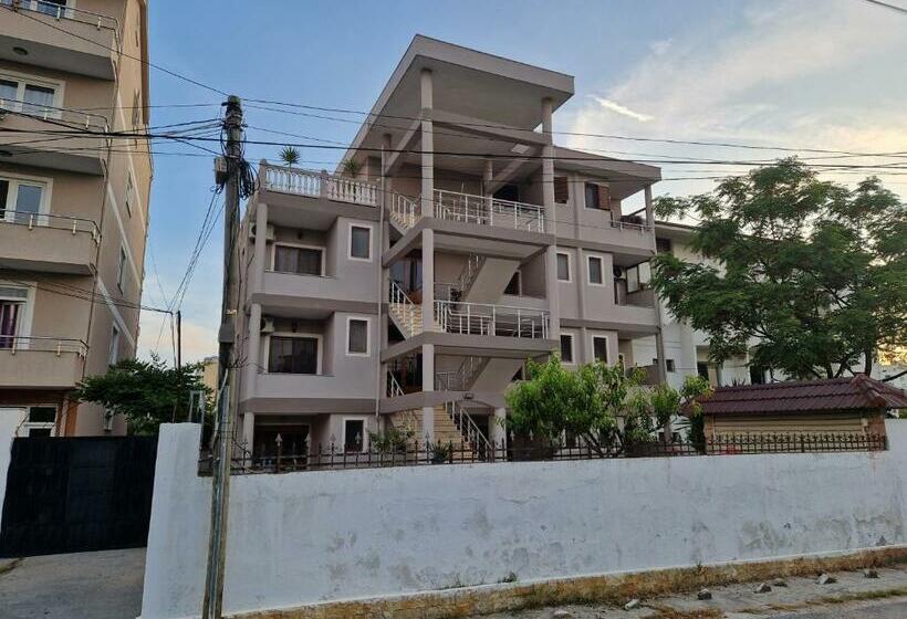 پانسیون Guest House Pisha