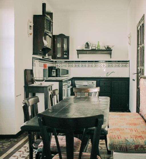 ペンション La Duquesa Guest House