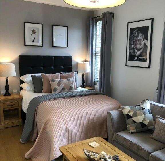 ペンション The Larches