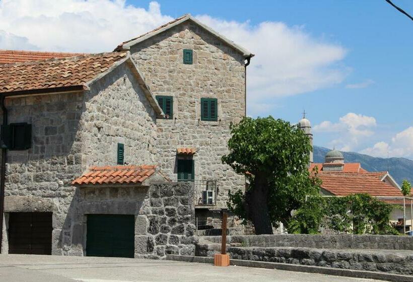 پانسیون Apartments Lustica