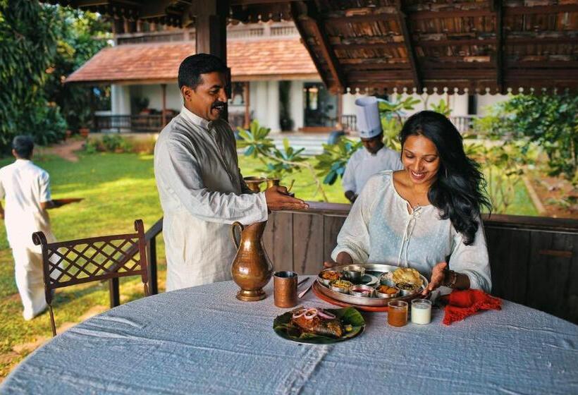 استراحتگاه Chittoor Kottaram Royal Mansion A Cgh Earth Saha Experience