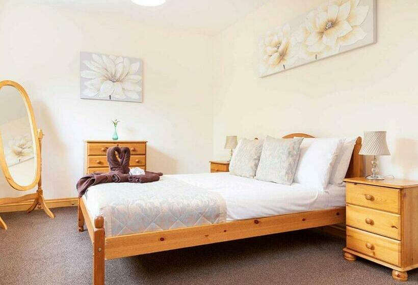 استراحتگاه Oakcliff Cottages