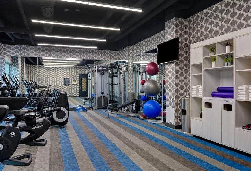 هتل Aloft Secaucus Meadowlands