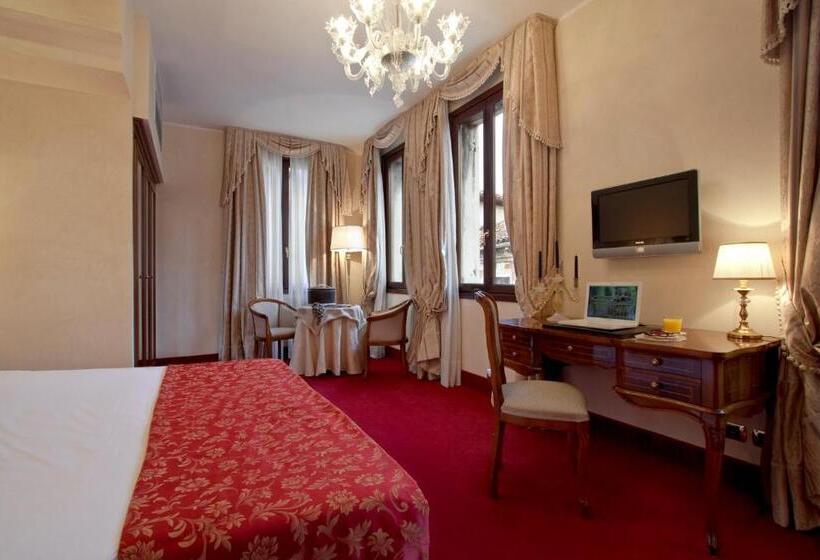 Fotos del hotel Al Ponte Dei Sospiri:  2