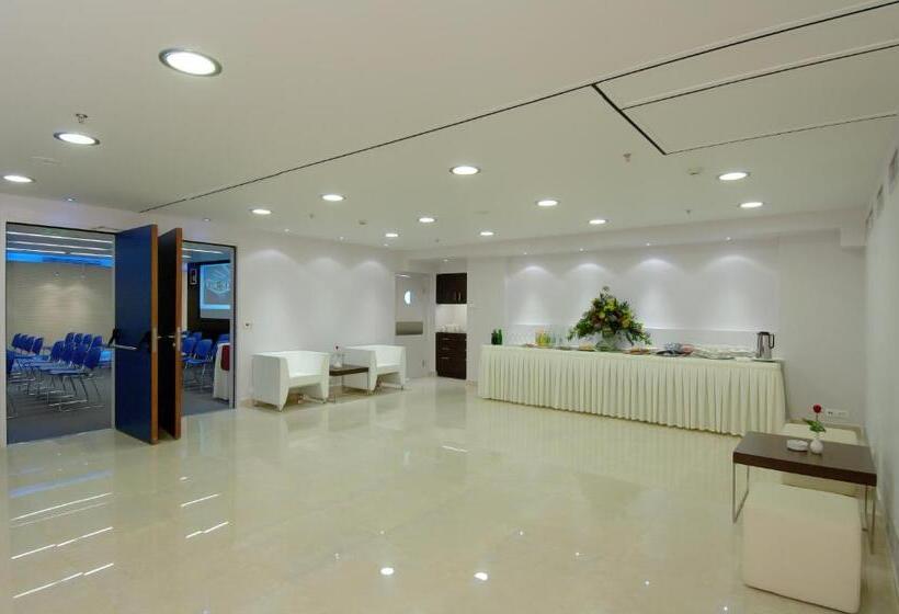 בית מלון כפרי Atrion