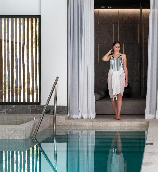 هتل Caravia Beach